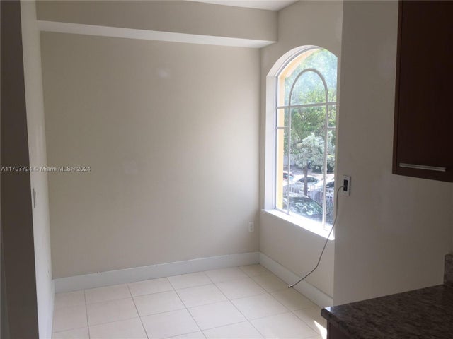 4 of 20 - 2700 Ne 184th Ter 126, Aventura, FL
