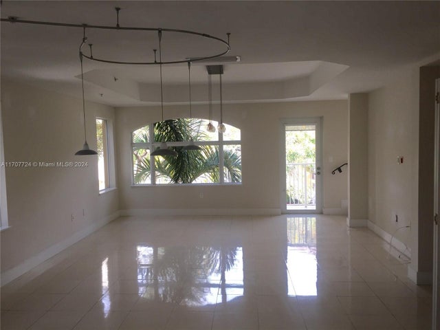 5 of 20 - 2700 Ne 184th Ter 126, Aventura, FL