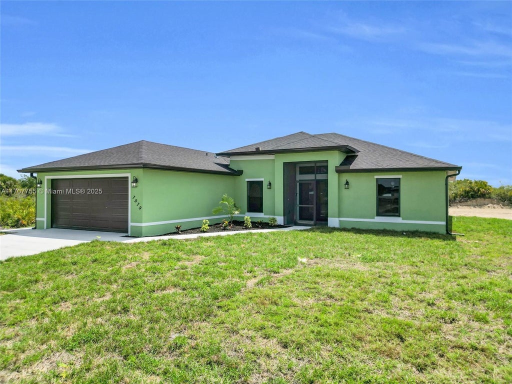 7979 16th Pl, La Belle