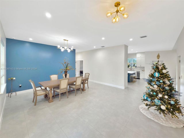4 of 21 - 21320 Sw 232nd St, Miami, FL
