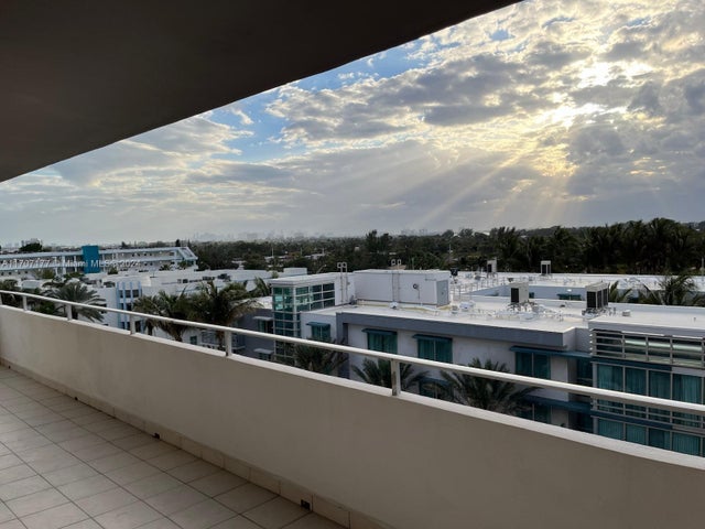 1 of 8 - 9225 Collins Ave 712, Surfside, FL