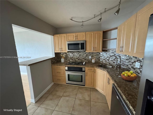 2 of 17 - 3301 Spanish Moss Ter 604, Lauderhill, FL