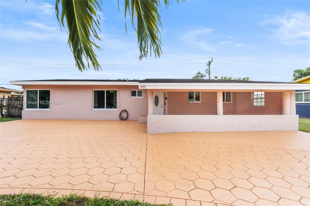 1 of 15 - 1440 Nw 179th Ter, Miami Gardens, FL