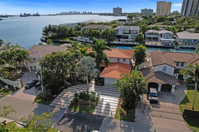 5 of 80 - 1960 Ne 118th Rd, North Miami, FL