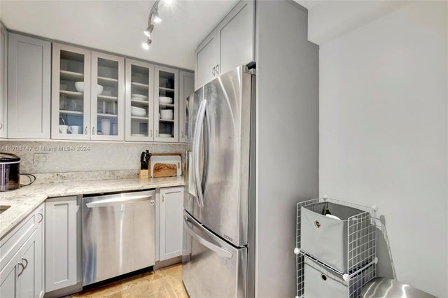 5 of 44 - 2401 Collins Ave 1411, Miami Beach, FL