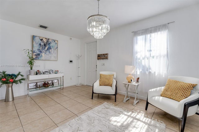 3 of 37 - 16673 Sw 44th St, Miami, FL