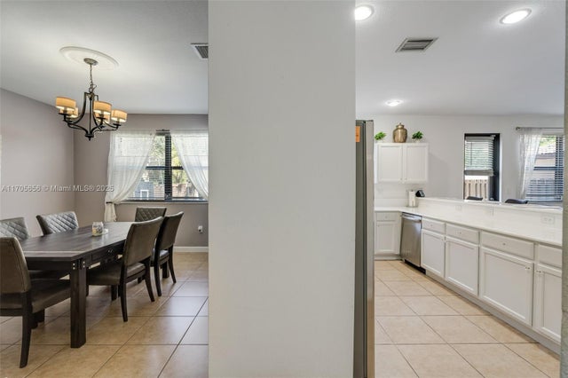 5 of 37 - 16673 Sw 44th St, Miami, FL