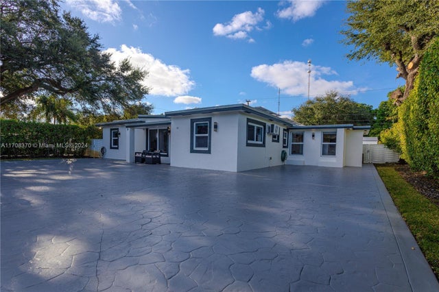 1 of 63 - 104 Clifton Rd, West Park, FL