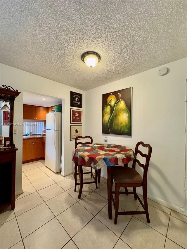 4 of 7 - 16919 N Bay Rd 117, Sunny Isles Beach, FL