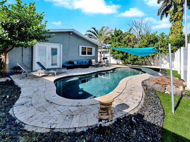 2 of 30 - 1507 Garfield St, Hollywood, FL