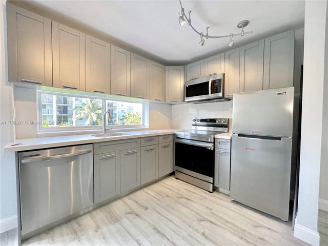 2 of 36 - 17021 N Bay Rd 410, Sunny Isles Beach, FL