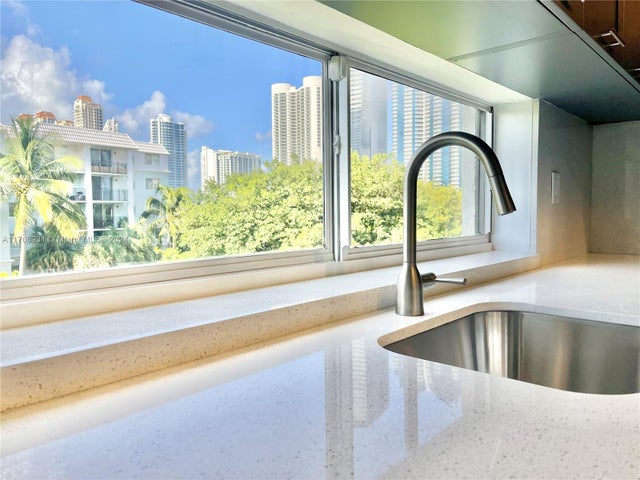 5 of 36 - 17021 N Bay Rd 410, Sunny Isles Beach, FL