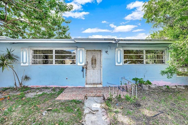 1 of 40 - 2100 Nw 76th St, Miami, FL