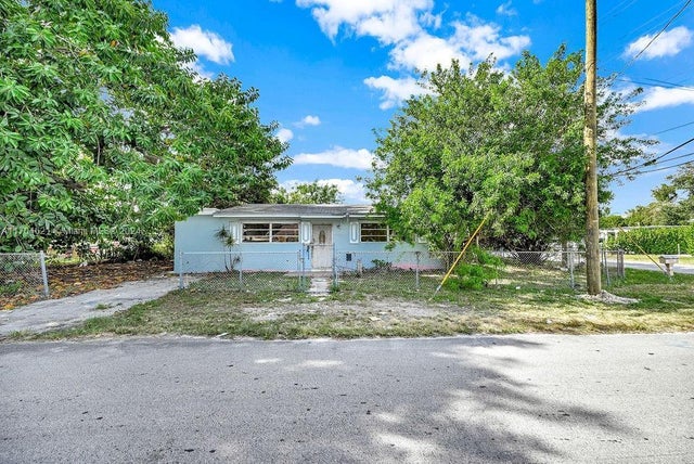 2 of 40 - 2100 Nw 76th St, Miami, FL