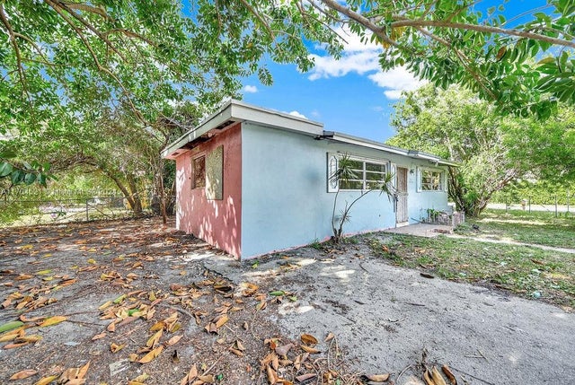 4 of 40 - 2100 Nw 76th St, Miami, FL