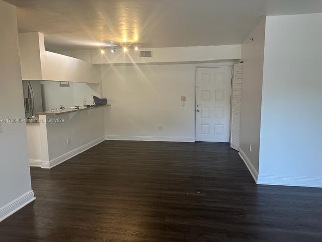 1 of 7 - 470 S Park Rd 7-207, Hollywood, FL