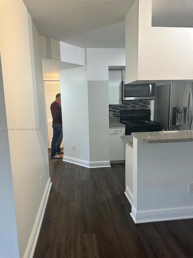 2 of 7 - 470 S Park Rd 7-207, Hollywood, FL