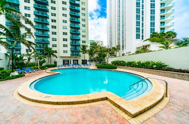 4 of 27 - 4001 S Ocean Dr 12c, Hollywood, FL