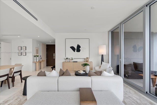 3 of 74 - 300 Biscayne Blvd Way 3407, Miami, FL