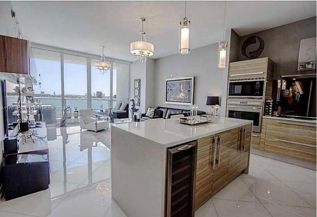 5 of 21 - 2020 N Bayshore Dr 1008, Miami, FL