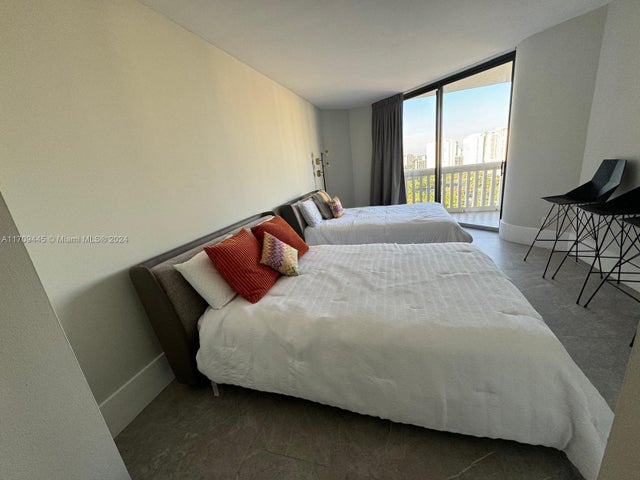 3 of 27 - 2000 Island Blvd 2404, Aventura, FL