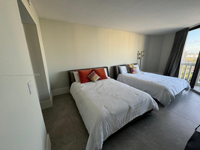 5 of 27 - 2000 Island Blvd 2404, Aventura, FL