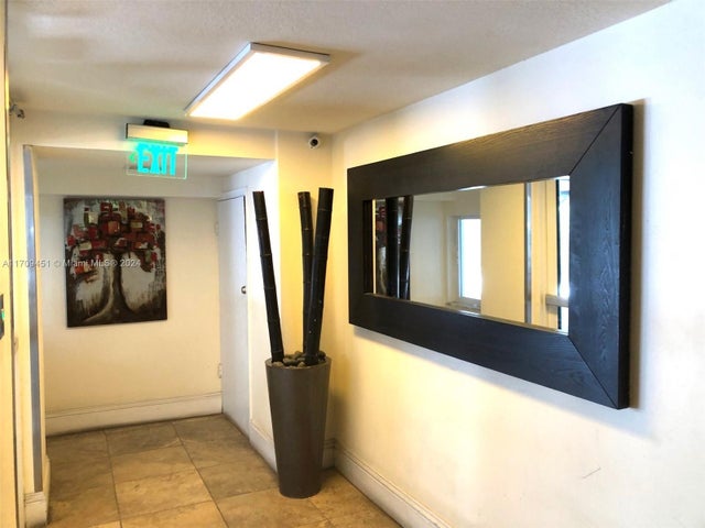 2 of 27 - 910 Michigan Ave 506, Miami Beach, FL