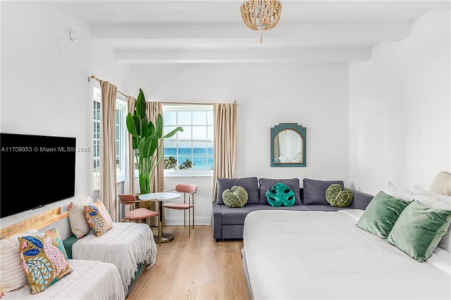 1 of 18 - 4130 Collins Ave 703, Miami Beach, FL