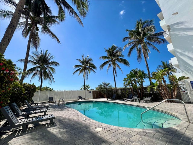 2 of 25 - 335 Ocean Dr 210, Miami Beach, FL