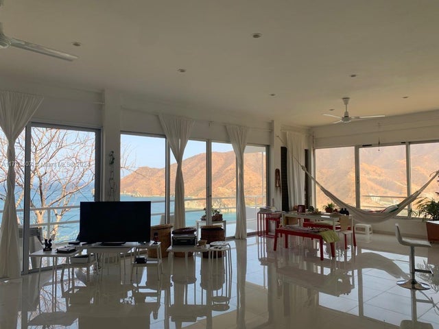 2 of 23 - 18 1-57, Santa Marta, MA