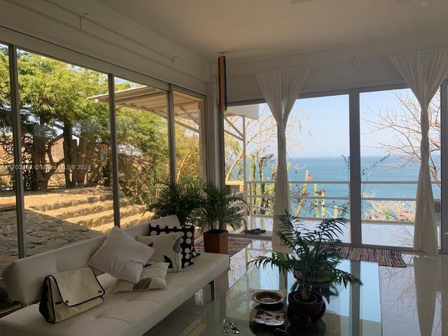3 of 23 - 18 1-57, Santa Marta, MA