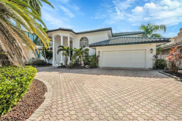 1 of 70 - 2940 Ne 164th St, North Miami Beach, FL