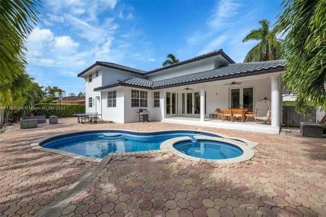 2 of 70 - 2940 Ne 164th St, North Miami Beach, FL