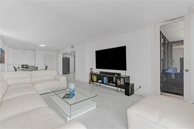 2 of 30 - 1600 S Ocean Dr 2f, Hollywood, FL