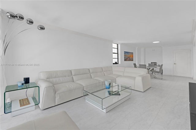 4 of 30 - 1600 S Ocean Dr 2f, Hollywood, FL