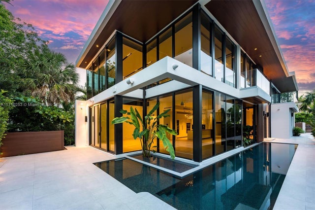 1 of 29 - 3306 Ne 16th St, Fort Lauderdale, FL