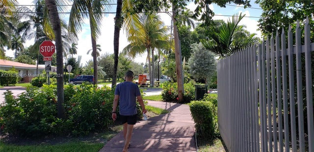 5 of 52 - 1275 Marseille Dr 42, Miami Beach, FL