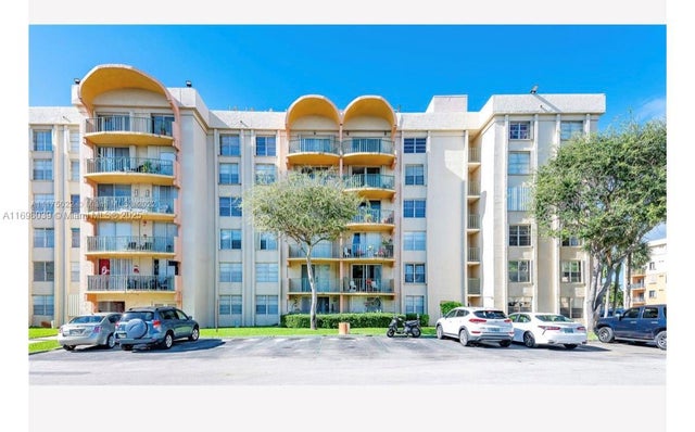 2 of 20 - 9350 Fontainebleau Blvd 203, Miami, FL