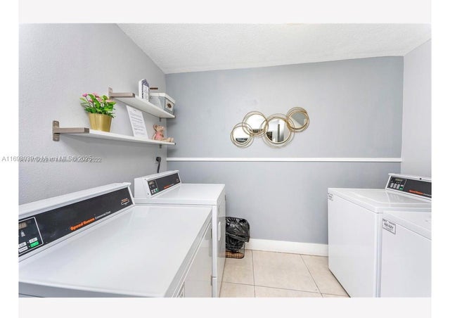 4 of 20 - 9350 Fontainebleau Blvd 203, Miami, FL
