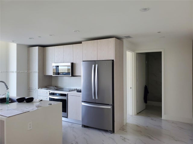 3 of 8 - 2000 Metropica Way 1801, Sunrise, FL