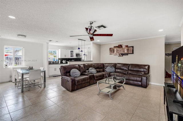 5 of 27 - 6707 Winfield Blvd, Margate, FL