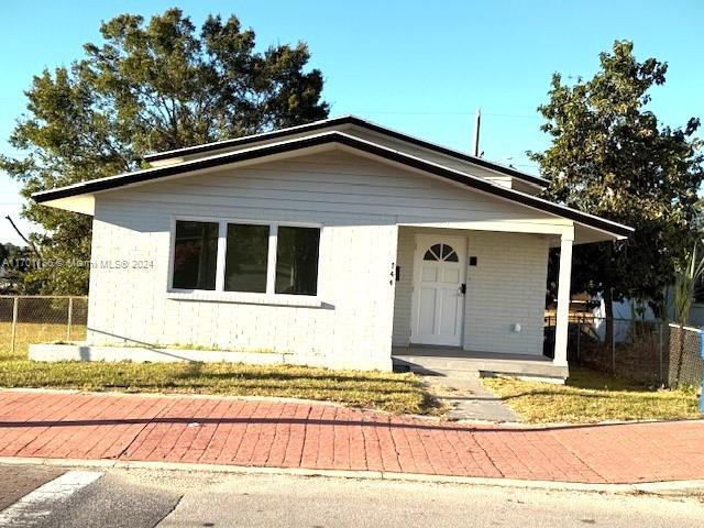1 of 17 - 744 Lemon Ave, Sebring, FL