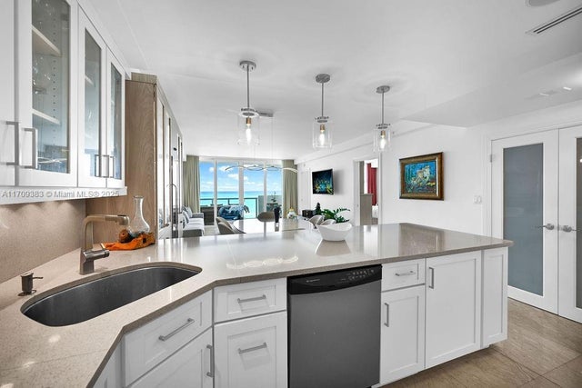 5 of 45 - 5601 Collins Ave 903, Miami Beach, FL