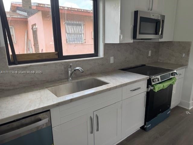 2 of 12 - 15167 Nw Railroad Dr, Miami Gardens, FL