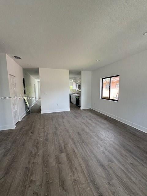 5 of 12 - 15167 Nw Railroad Dr, Miami Gardens, FL