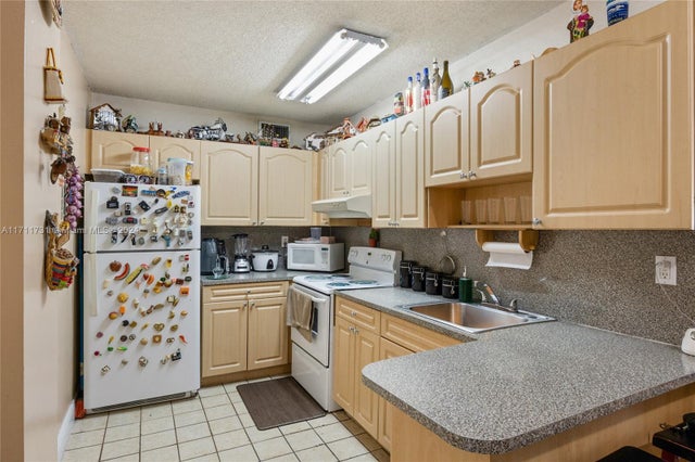 2 of 12 - 16465 Ne 22nd Ave 120, North Miami Beach, FL