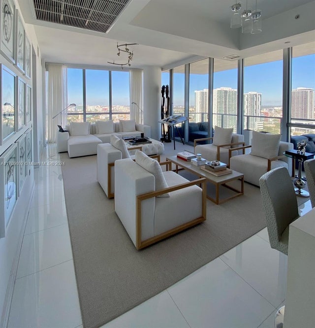 1 of 8 - 1100 Biscayne Blvd 2605, Miami, FL