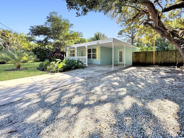 4 of 42 - 1820 Sw 11th Ct, Fort Lauderdale, FL