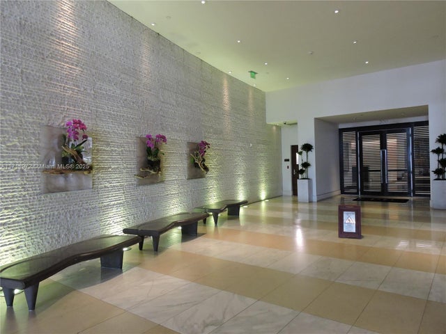 4 of 27 - 200 Biscayne Boulevard Way 3109, Miami, FL