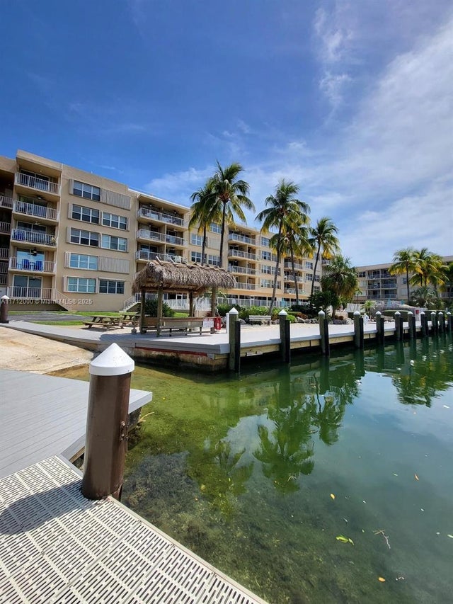 4 of 35 - 88500 Overseas Hwy 302, Tavernier, FL